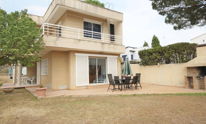 L'Escala Villa | House for summer rental close to the beach