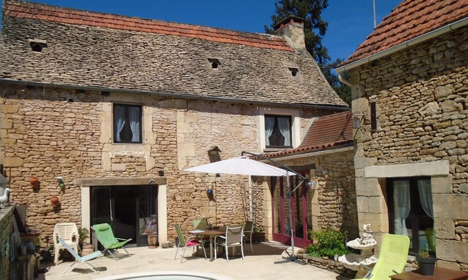 Saint-Leon-sur-Vezere House | House