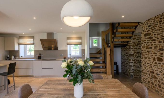 Saint-Sauveur-le-Vicomte Cottage | House with indoor pool and wellness in Normandy