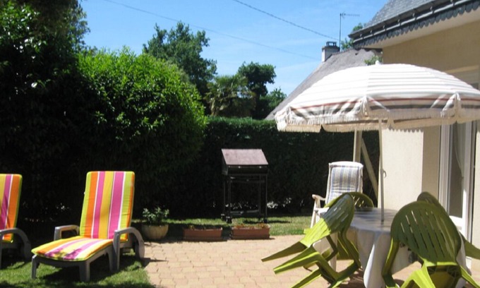 Sarzeau House | House in a cul-de-sac, very quiet village in Sarzeau enclosed garden