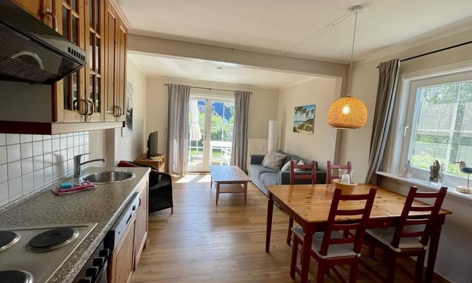 Wieck auf dem Darss Apartment | House in a house idyllically quiet in the middle of the village on a large sunny garden plot