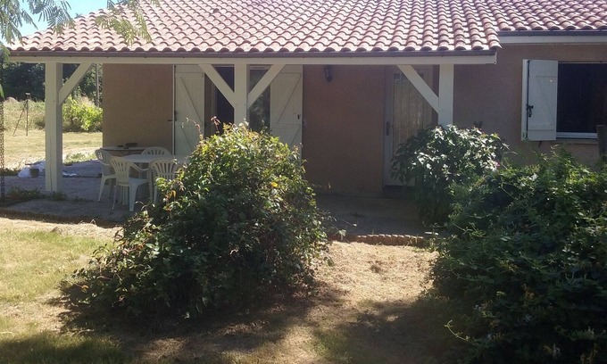 Arveyres House | house in green surroundings near Saint Emilion