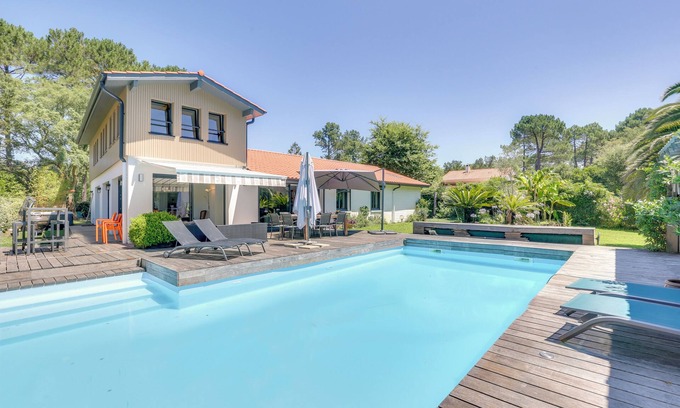 Soorts-Hossegor House | House in Hossegor heated pool, air conditioning, near marine lake