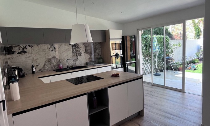 Narbonne House | House in Narbonne, ideal for Les Grands Buffets, with swimming pool and air-conditioning