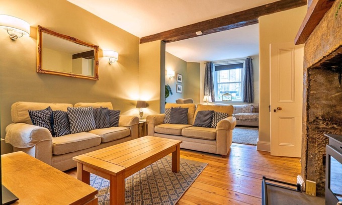 Tideswell Cottage | House in Tideswell near Peak District Trails