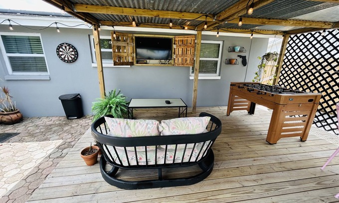 Forest Hills House | House near Tarpon Springs Beaches and Weeki Wachee Springs