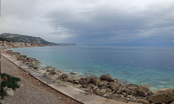 Evrostina House | House next to the sea water