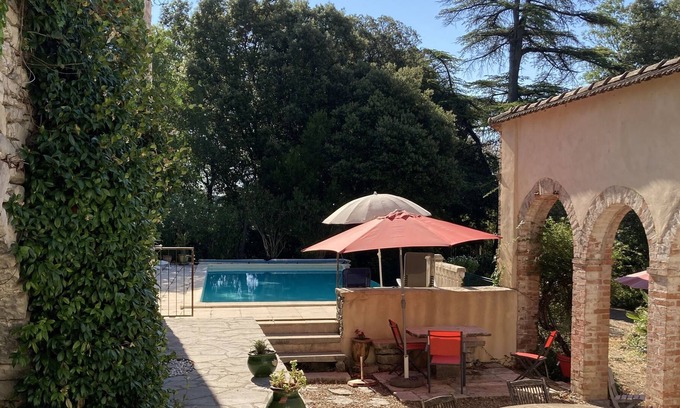 Conqueyrac House | House of character: swimming pool, garden, authenticity