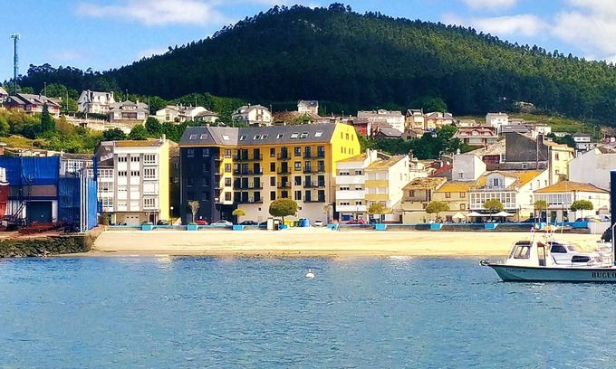 Viveiro Apartment | House of Xuli