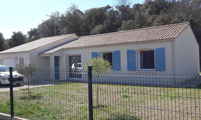 Les Conches House | House on the edge of a forest 1 km from the sea