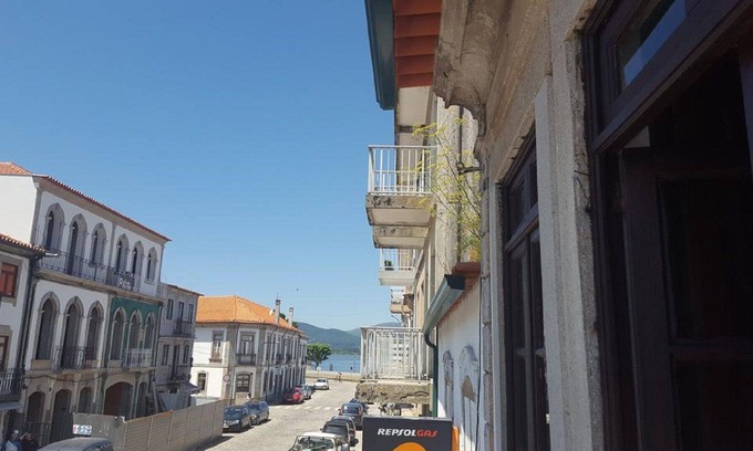 Lanhelas House | House overlooking the river 2km from the beach