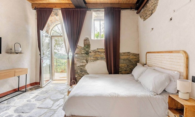 Cogorno Bed & Breakfast | House Sarvaega cozy rustic rooms surrounded by nature, sea view