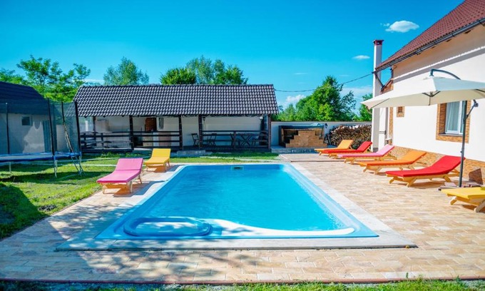 Avrig House | House - Sleeps up to 11 hot tub & free parking