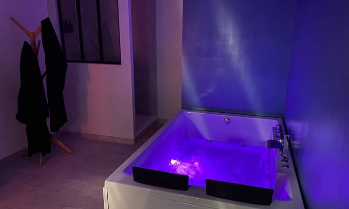 Bullion House | House SPA Lovers Relaxation