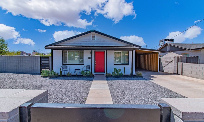 Garfield House | House