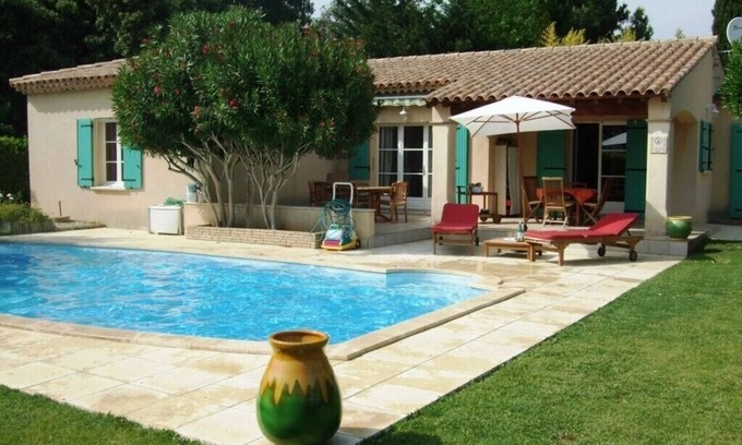 Chusclan Villa | House/villa CHUSCLAN to rent - Gd Confort 8 people