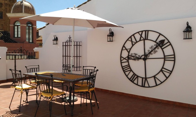 Antequera Apartment | "HOUSE WATCH 1". IN THE HISTORICAL CENTER OF ANTEQUERA