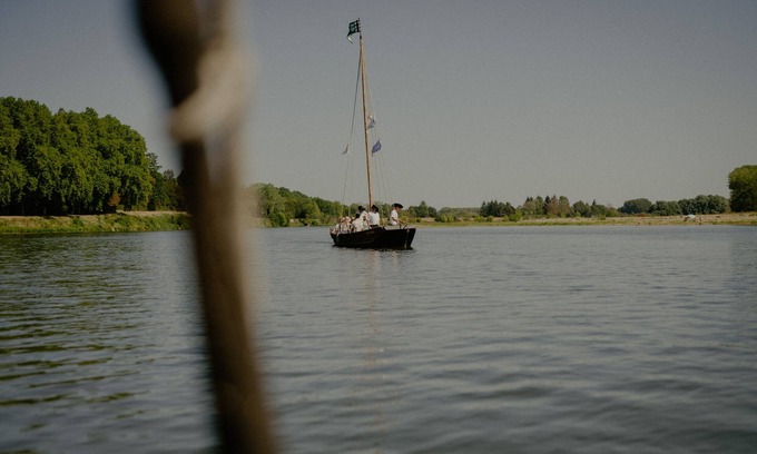 Chateauneuf-sur-Loire House | House with breathtaking views of the wild Loire Loire Valley and Loire by bike