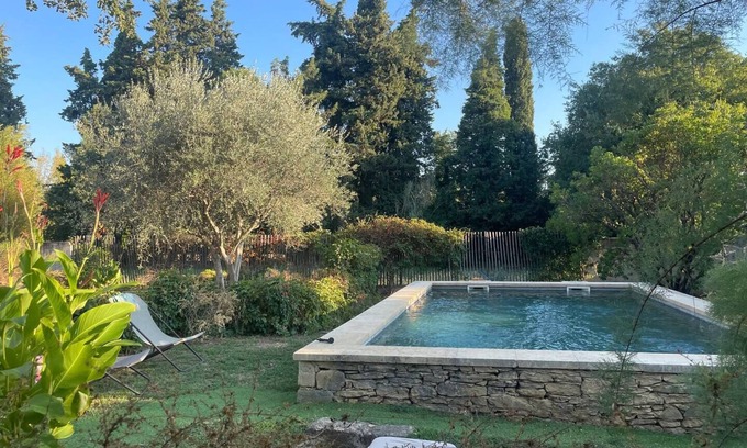 Saint-Quentin-la-Poterie Villa | House with shady garden and pool 5mns from UZES