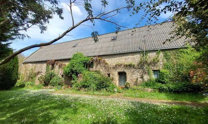 Brech House | House with character, rustic style House with garden, weekly rental