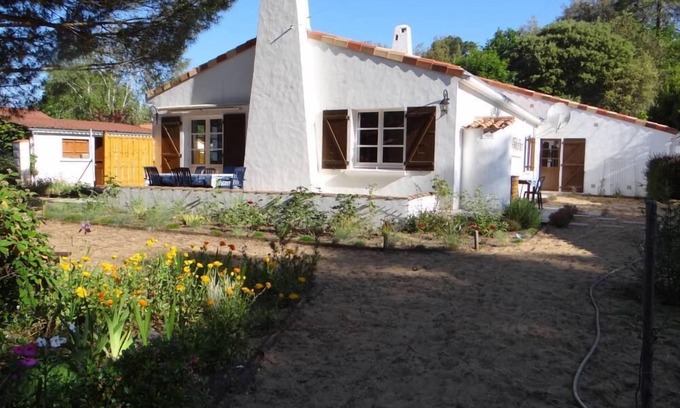 Longeville-sur-Mer House | House with fenced garden