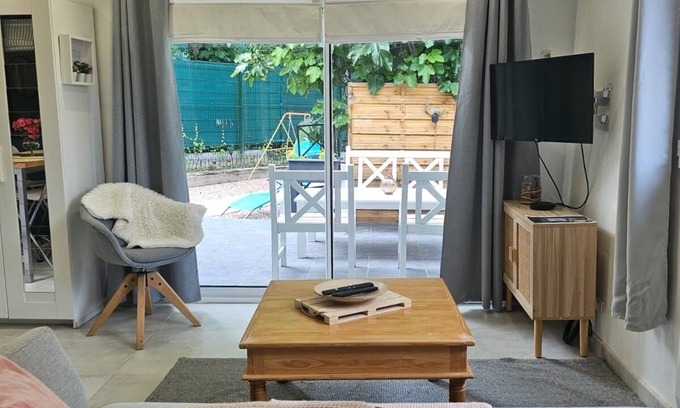 Orly House | House with garden /free parking *SELF-CARRIER* -10 min from Orly Airport