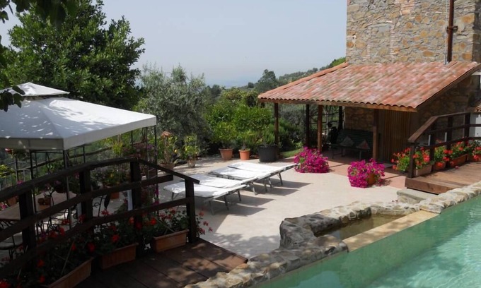 Giugnano Villa | House with garden - S. Baronto