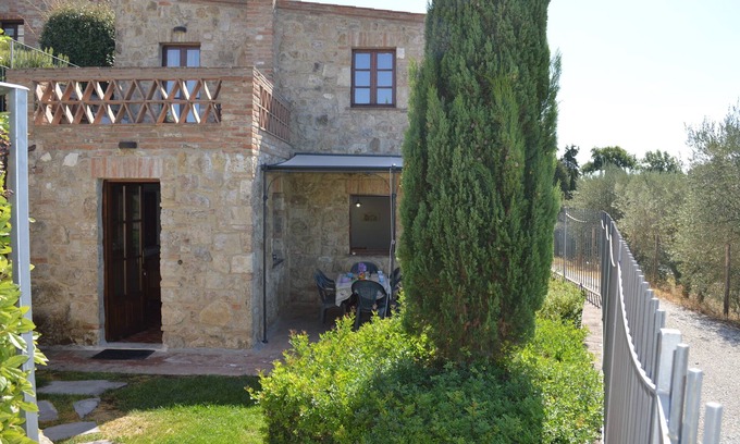 Asciano House | House with private garden in the Crete Senesi