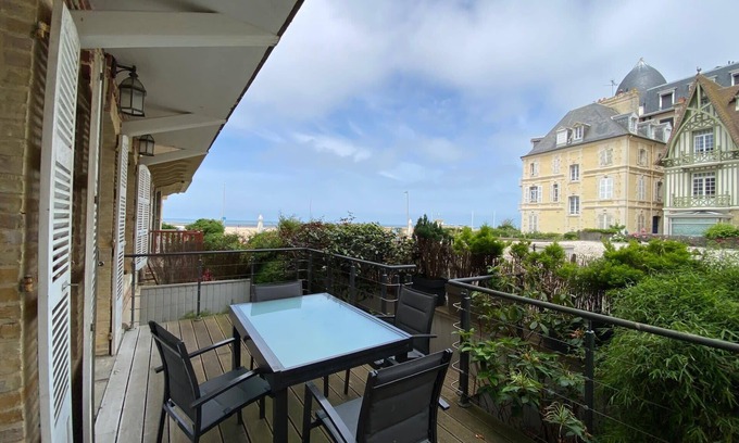 Trouville-sur-Mer House | House with sea view in the Hypercentre