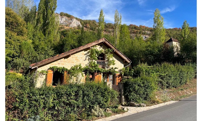 Autoire House | House with stunning views of the cliffs