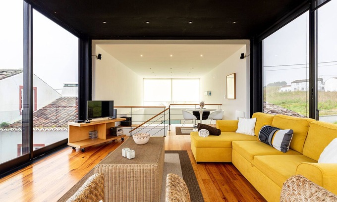 Vila Franca do Campo House | House with Suspended Living Room