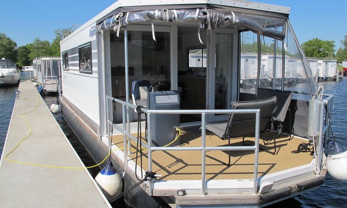 Oberhavel Apartment | Houseboat for 4 guests with 25m² in Hennigsdorf (264894)