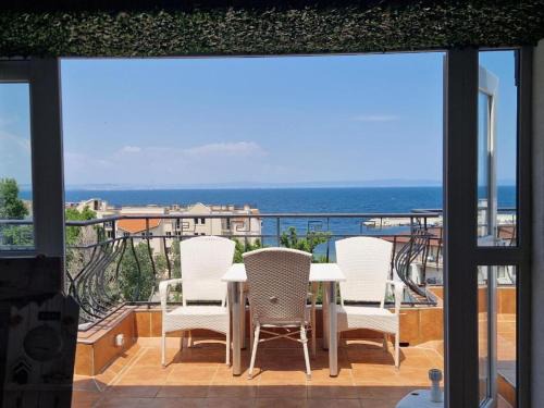 Chernomorets House | HOUSEDENz