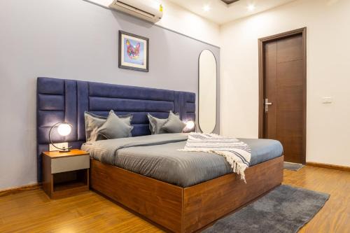 Gurugram Hotel | Housr Lotus Villas Sector 28 Gurgaon DLF Phase 4