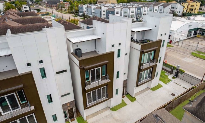 South Central Houston House | Houston 6 Bedroom Home