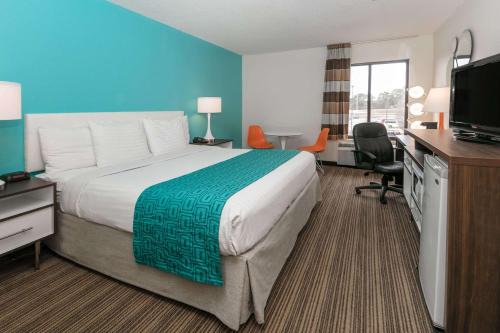 Scott Hotel | Howard Johnson by Wyndham Scott Lafayette