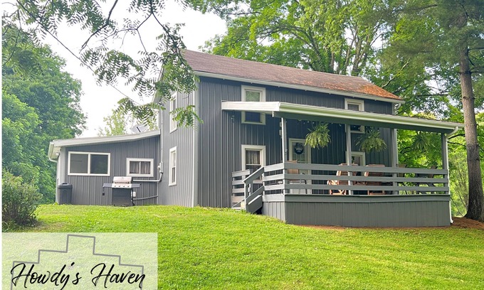Logan Other | Howdy's Haven-Peaceful getaway in the Hocking Hills. 23 shared acres with host.