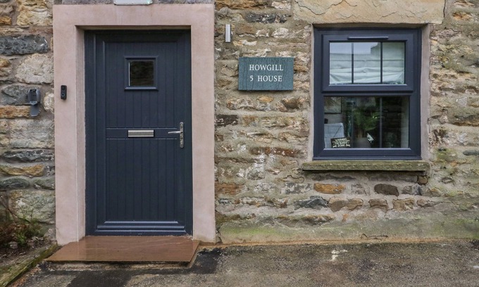 Sedbergh House | HOWGILL HOUSE, family friendly, character holiday cottage in Sedbergh