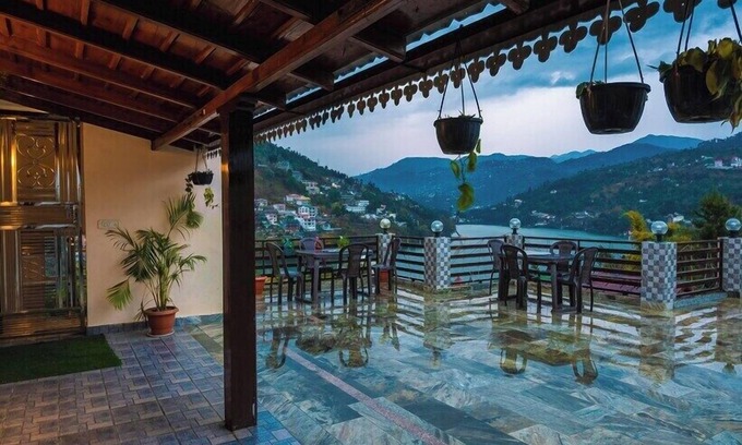 Bhimtal Hotel | HR Upvan Inn
