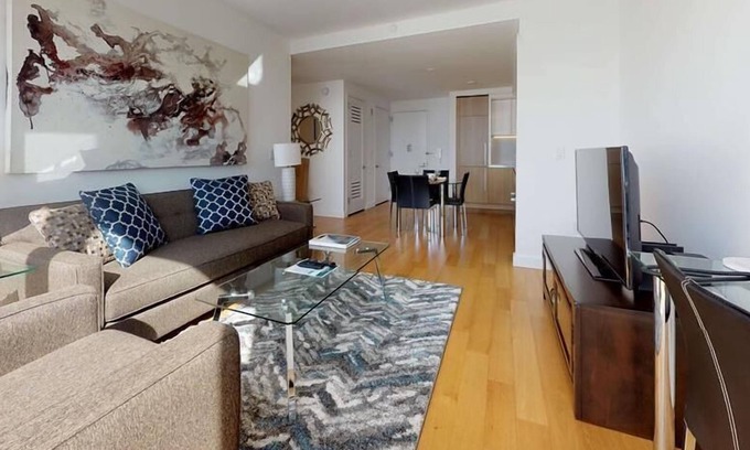 Hell's Kitchen Apartment | Hudson River 1 Deluxe BR | Gym + Pool w Fees
