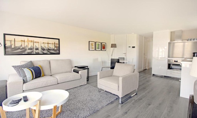 Haarlemmerbuurt Apartment | Huge 3 bedroom apartment in Jordaan near CS