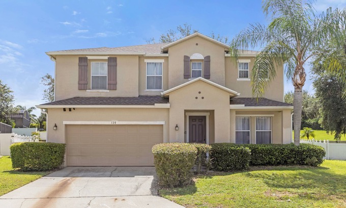 Legacy Park House | Huge 5-bedroom house, Heated Pool/Close to Parks