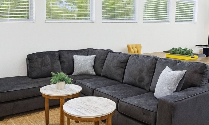 Holly House | Huge 5BR East Austin Escape - Steps to 6th & Dtown