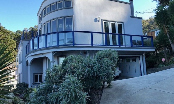 Pedro Point House | Huge and comfortable house with gorgeous view and just a walk to the beach.