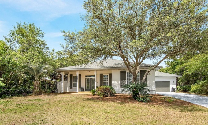 Sugarwood Beach House | Huge heated pool Close to beach and Seaside, 6 seat Gem car