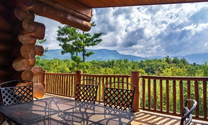 Pittman Center Cabin | Huge Log Cabin | Owner Managed | Mtn Views | Fire Pit | Lawn | Brook | Swing Set