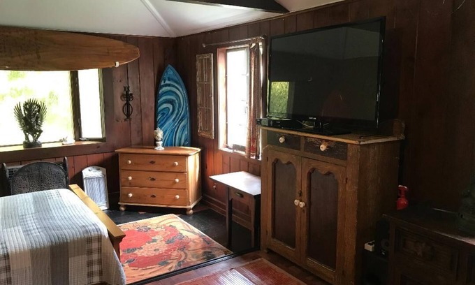 Montauk Cottage | Huge Montauk Cottage W Private Full Bath & Shower
