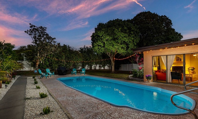 Seminole House | 🌴“Huge Pool Home 5 mins to Beaches and all the fun the Sunshine state offers”🌊☀️