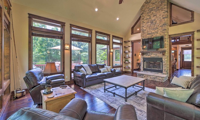 Vian Cabin | Huge Vian Family Retreat: Hot Tub + Game Room