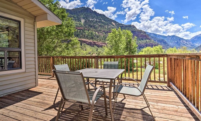 Ridgway House | Hummingbird 5br/3ba Home